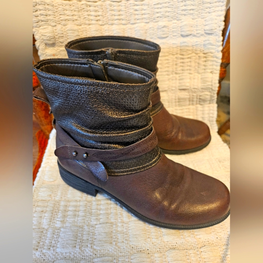 Rockport boots  Women's size 10